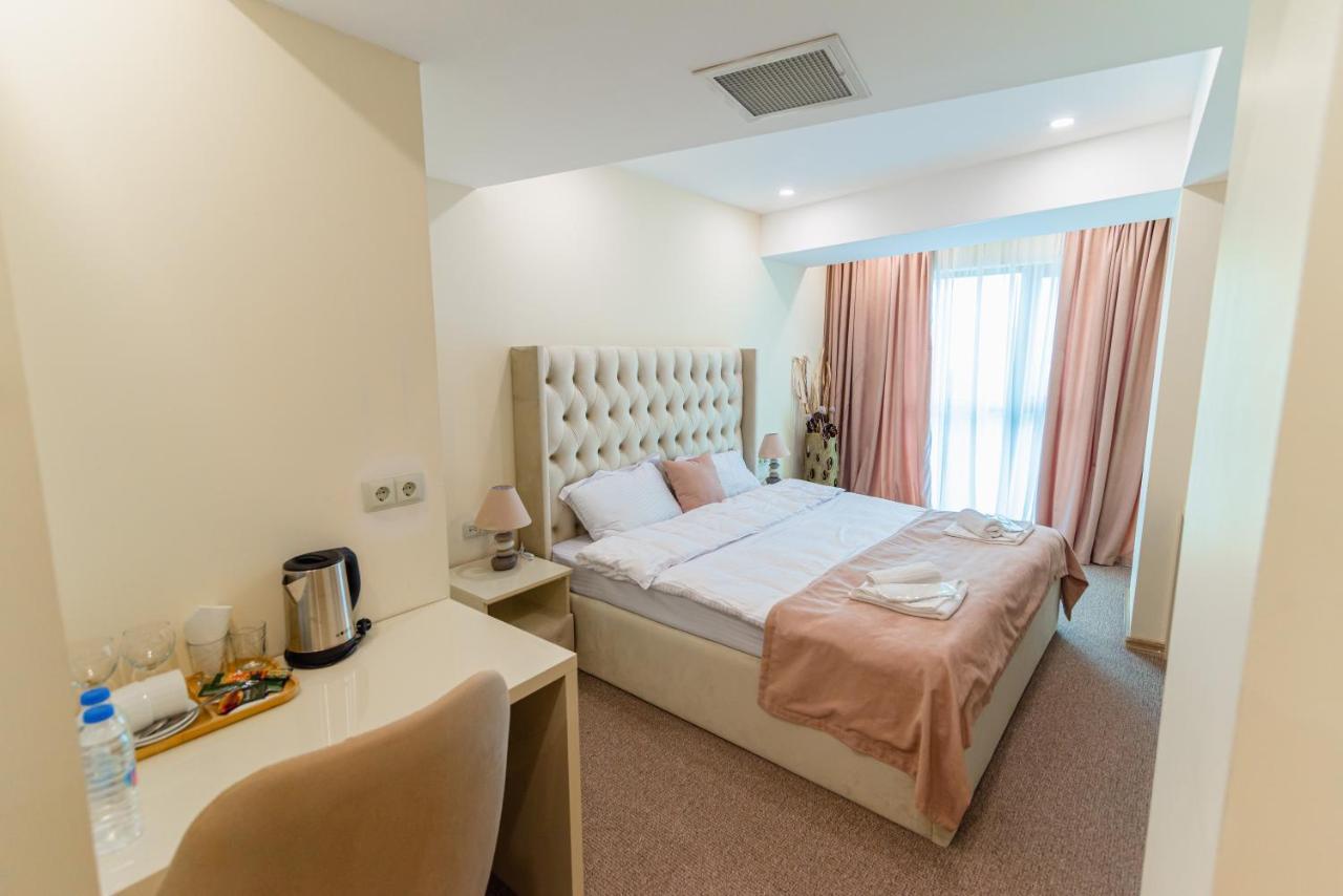 Royal Plaza 3*