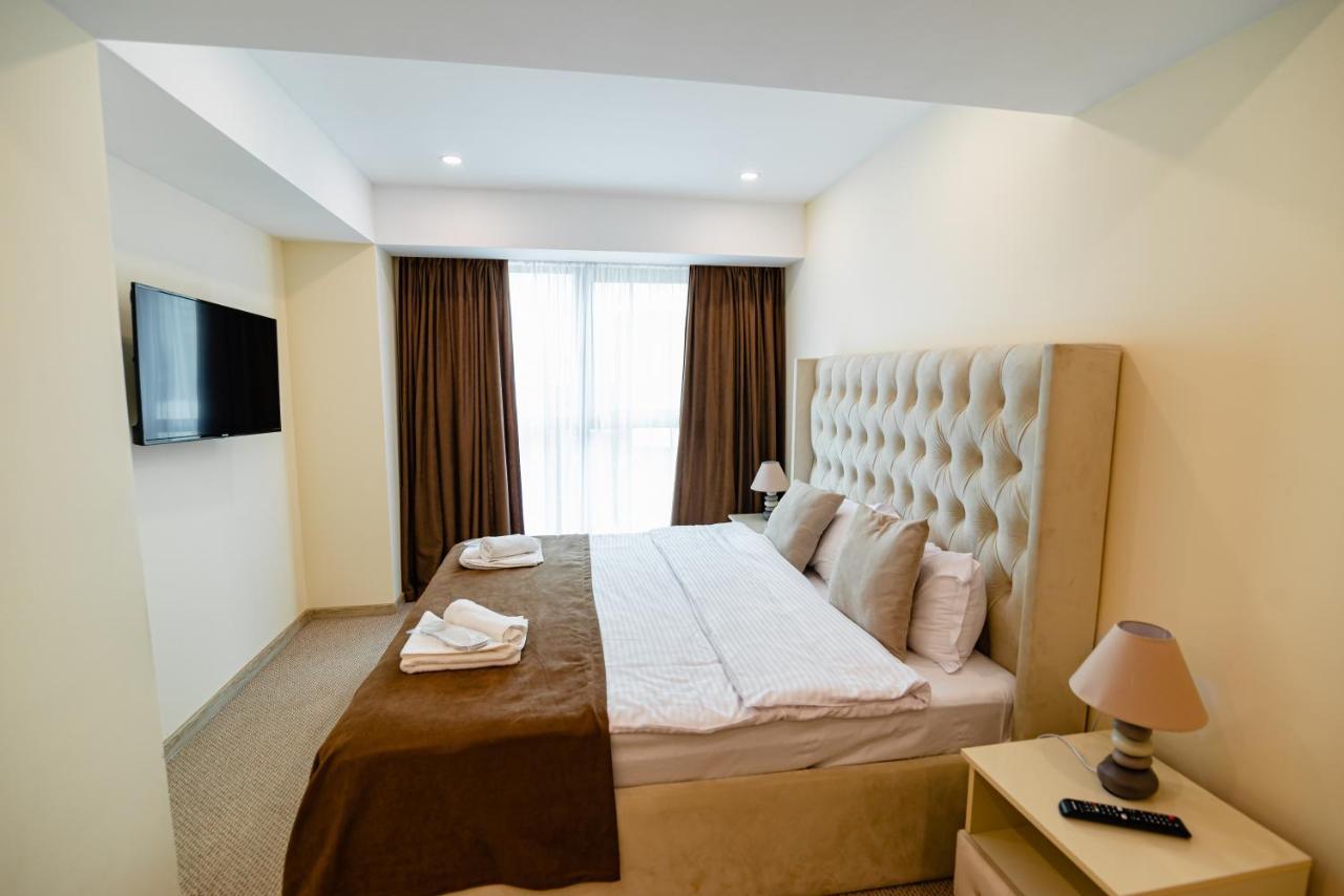 Royal Plaza Hotel 3*