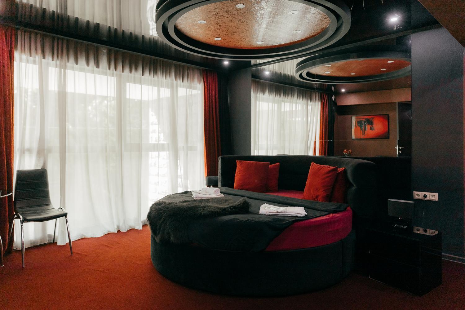 Hotel Royal Plaza 3*
